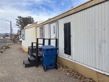 Thumbnail of mobile home