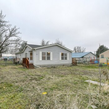 Thumbnail of mobile home