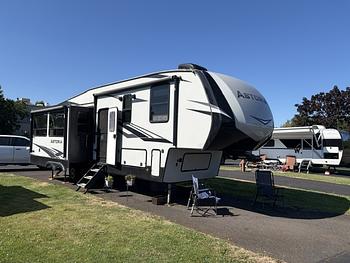 Thumbnail of RV