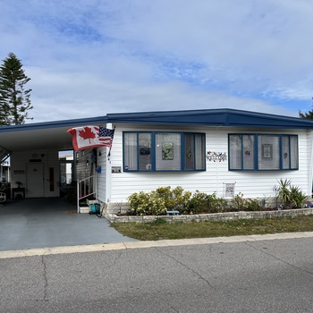 Photo of Large, Turnkey 2 Bed/2 Bath on Corner Lot