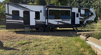 Thumbnail of RV