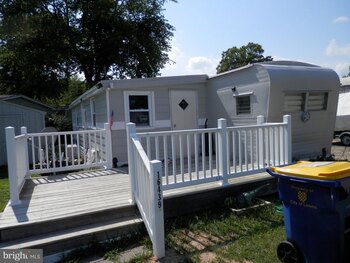 Thumbnail of mobile home