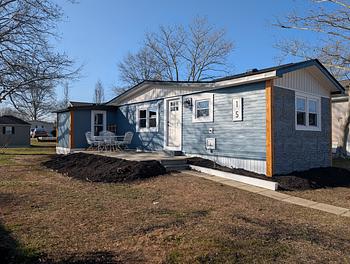 Thumbnail of mobile home