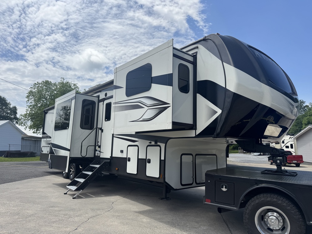 Photo of Rv