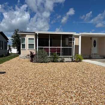 Thumbnail of mobile home