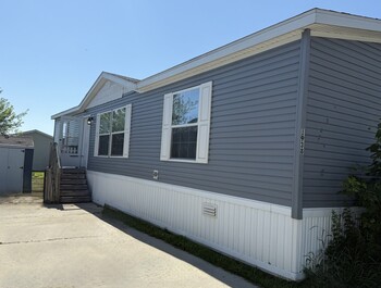 Thumbnail of mobile home