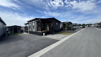 Thumbnail of mobile home
