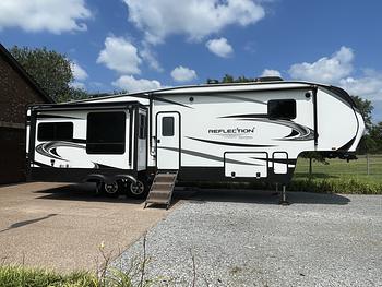 Thumbnail of RV