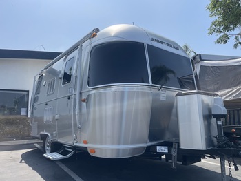 Thumbnail of RV