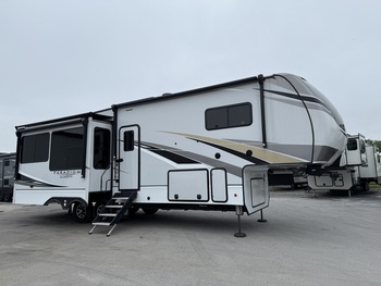 Thumbnail of RV
