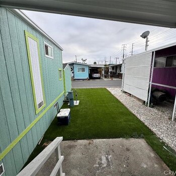 Thumbnail of mobile home