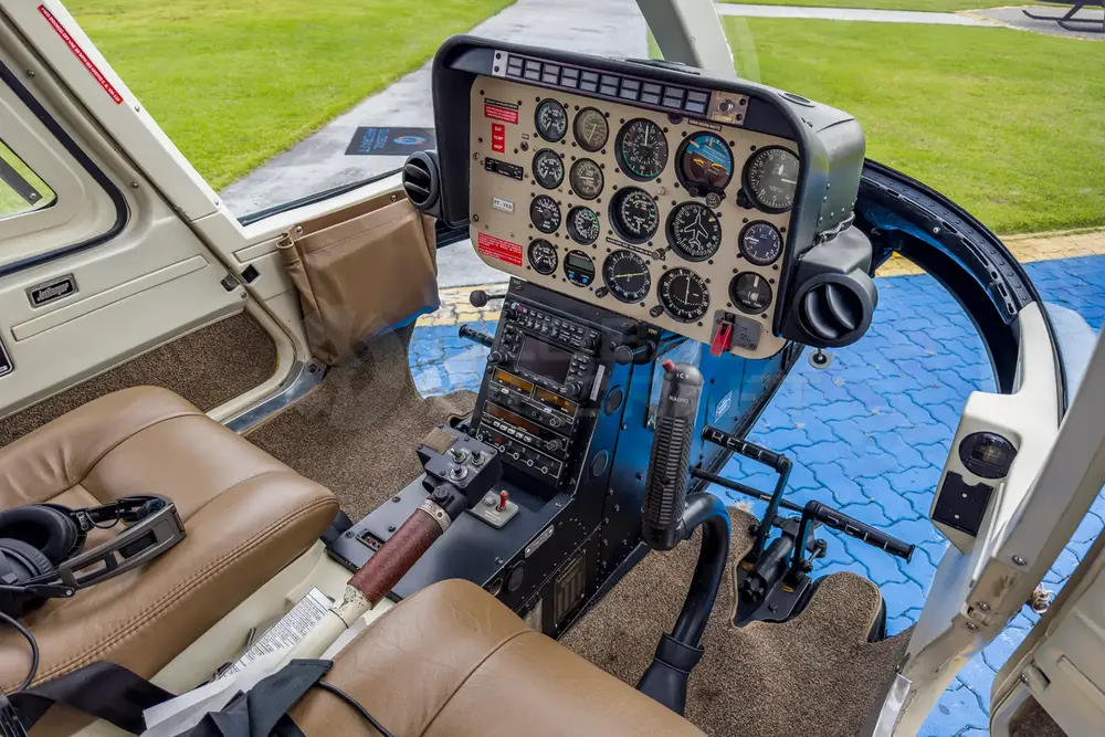 7344/bell-206b-iii-jetranger-1996-flightmarket-id-7344-21092.webp