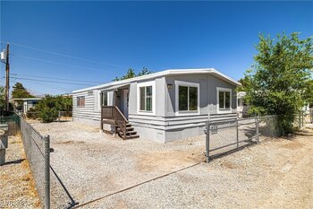 Thumbnail of mobile home