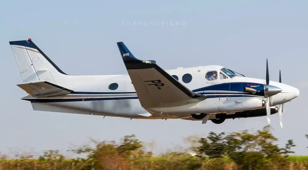 7493/beechcraft-king-air-c90gti-2008-flightmarket-id-7493-19150.webp