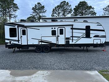 Thumbnail of RV