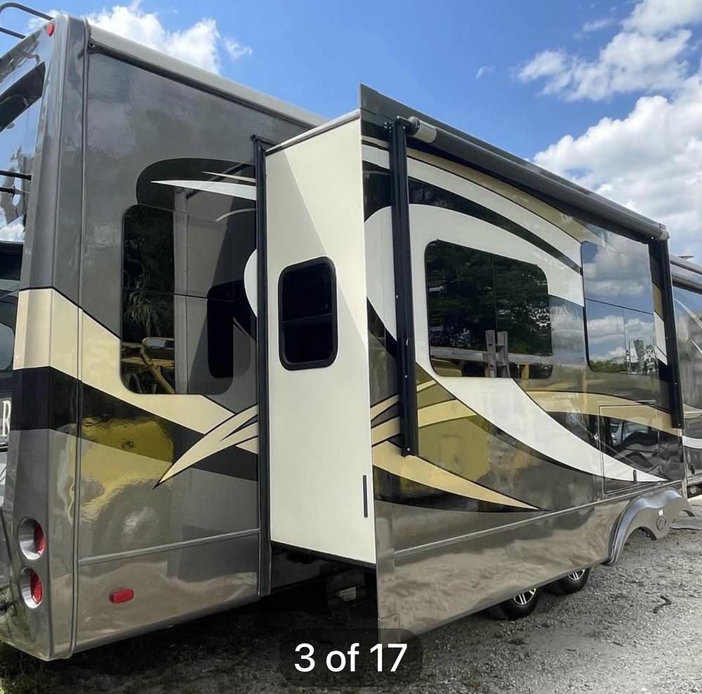 Photo of Rv