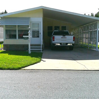 Lake Griffin Harbor Village