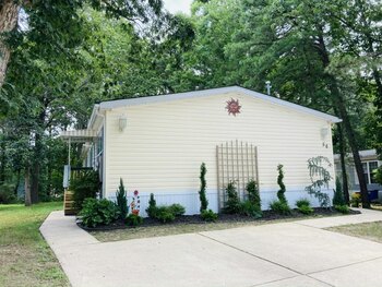 Thumbnail of mobile home
