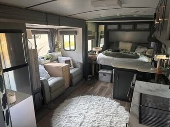Thumbnail of RV
