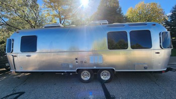 Thumbnail of RV