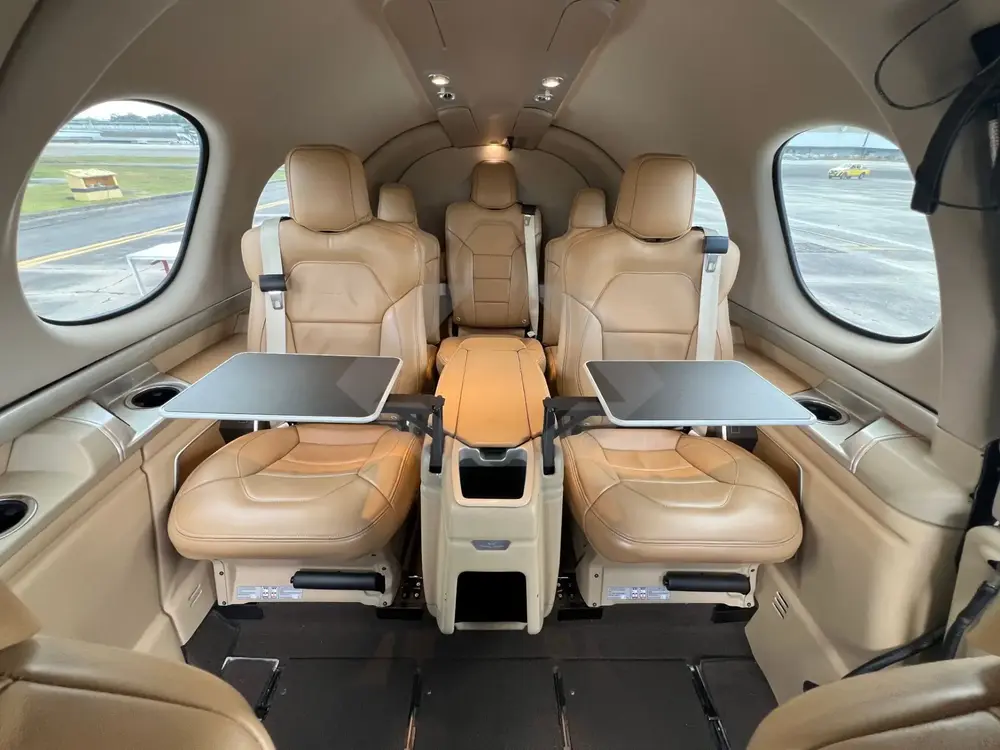 7913/cirrus-vision-jet-g2-plus-2022-flightmarket-id-7913-48195.webp