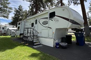 Thumbnail of RV