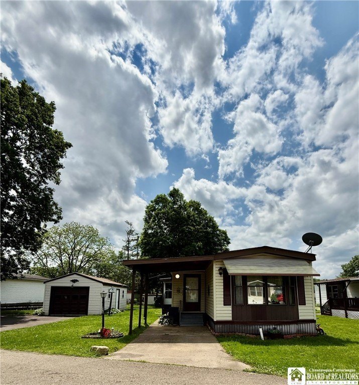 Photo of Mobile Home
