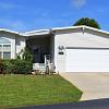 Mobile Home for Sale: 2 Bed 2 Bath 2005 Palm Harbor