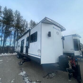 Thumbnail of RV
