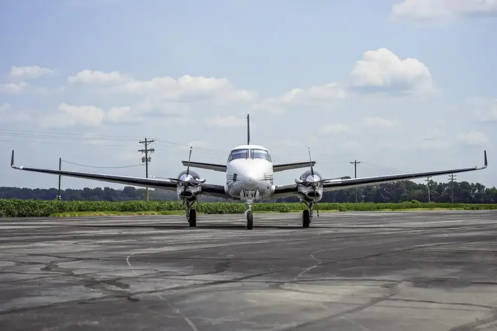 7297/beechcraft-king-air-c90gti-2009-flightmarket-id-7297-32262.webp