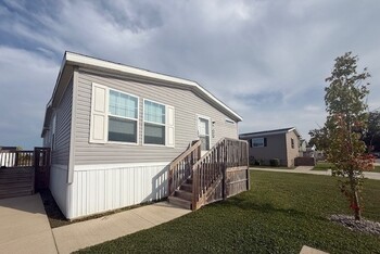 Thumbnail of mobile home