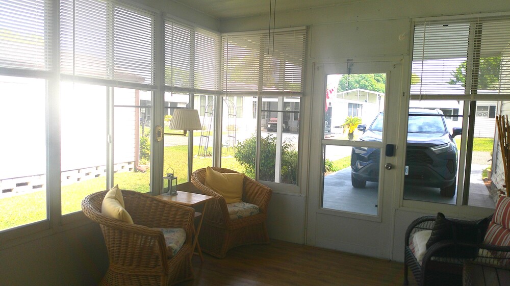 Lake Griffin Harbor Village