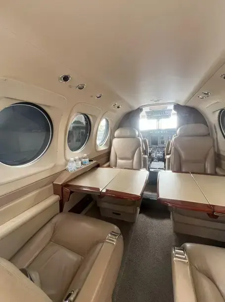 7577/beechcraft-king-air-c90gti-2008-flightmarket-id-7577-07055.webp