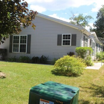 Thumbnail of mobile home