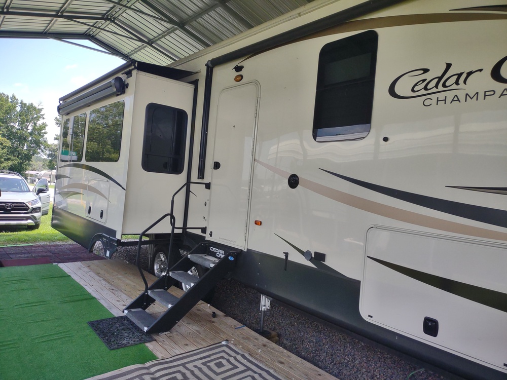 Photo of Rv