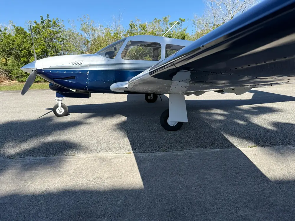 2077/piper-pa-28rt-201t-turbo-arrow-iv-1981-flightmarket-id-2077-36315.webp