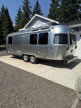 Thumbnail of RV