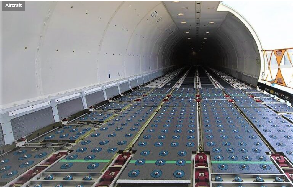 B737 8 Cargo dek_1.png