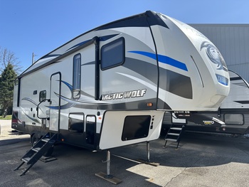 Thumbnail of RV