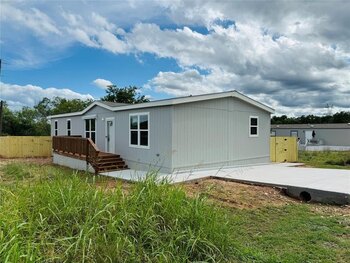 Thumbnail of mobile home