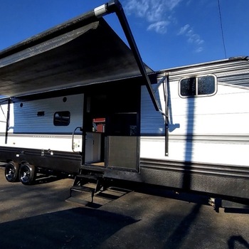 Thumbnail of RV