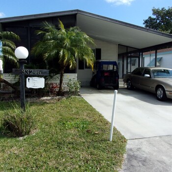 Lake Griffin Harbor Village