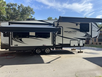 Thumbnail of RV