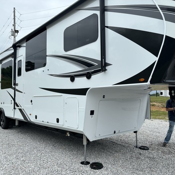 Thumbnail of RV