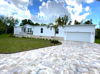 Thumbnail of mobile home