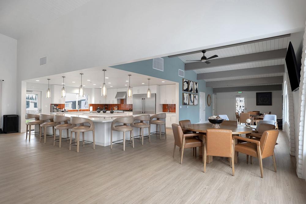 22 3700 Buchanan St Riverside CA 92503 USA Dining room AW3I9895