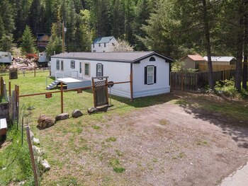 Thumbnail of mobile home