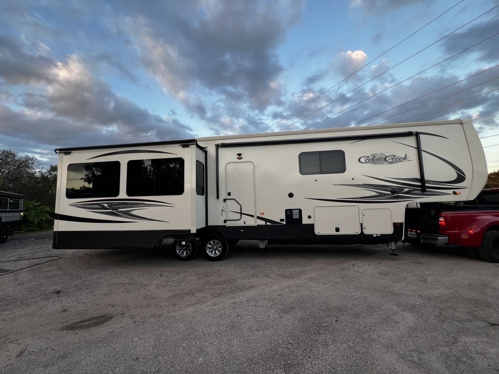 Photo of Rv