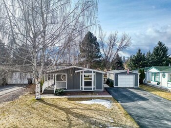 Thumbnail of mobile home
