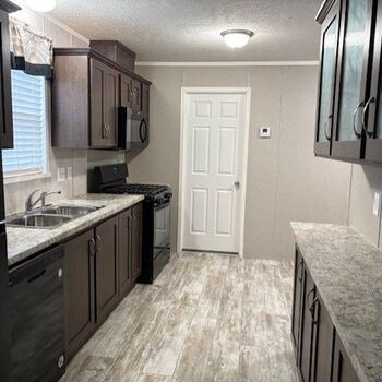 Thumbnail of mobile home